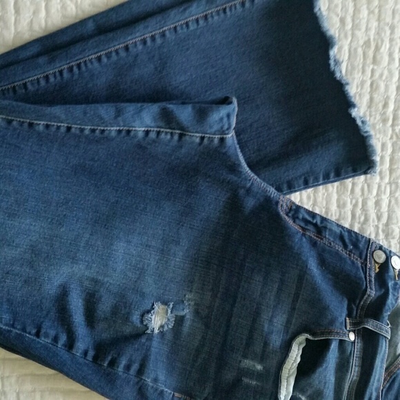 Torrid Distressed Frayed Hem EUC Size 20R D4 - Picture 4 of 5